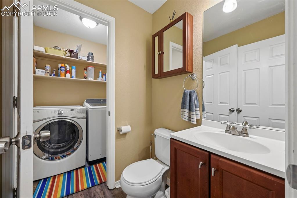 Image 20 of 47: Bathroom