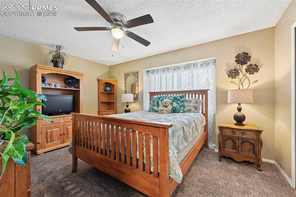 Image 26 of 47: Bedroom