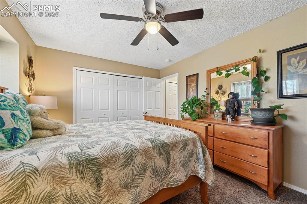 Image 27 of 47: Bedroom