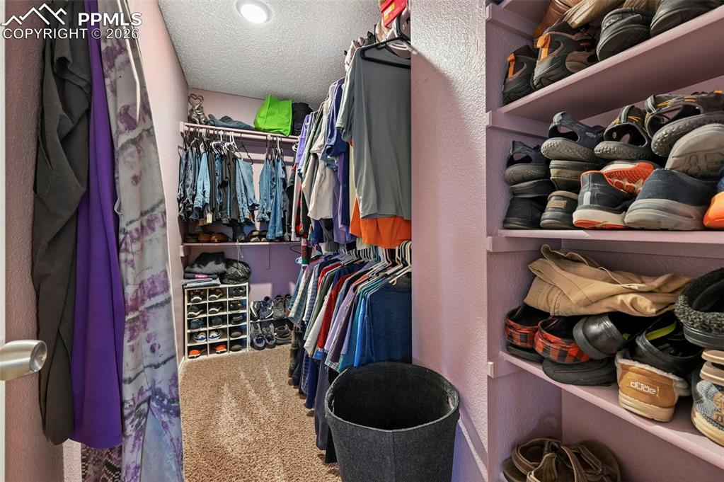 Image 32 of 47: Closet