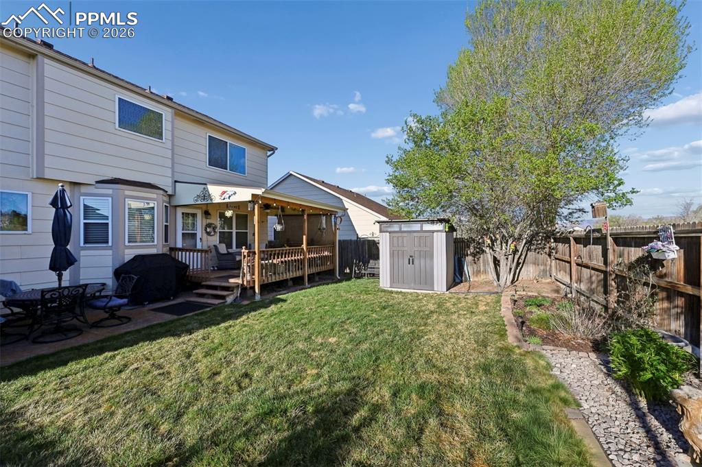 Image 39 of 47: Yard