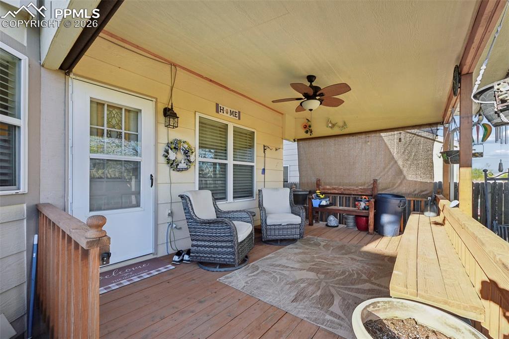 Image 41 of 47: Deck