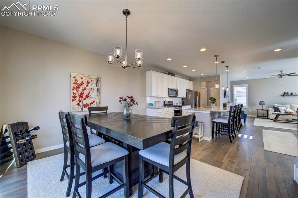 Image 11 of 39: Dining Area