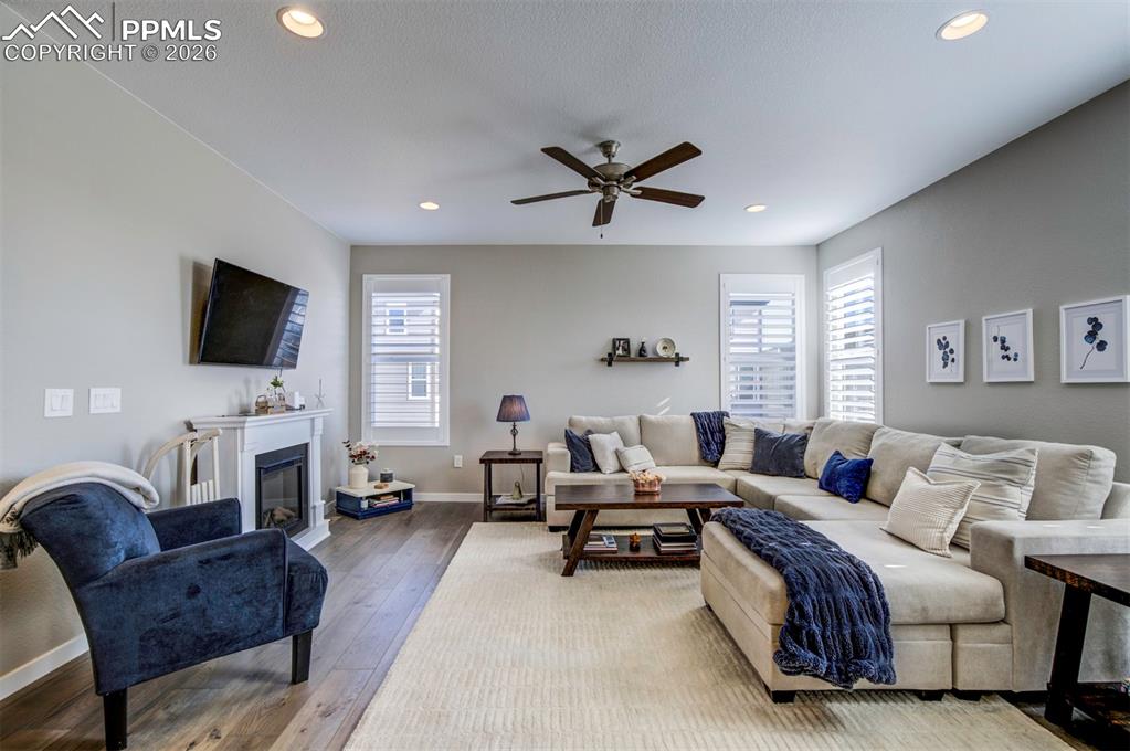 Image 13 of 39: Living Room