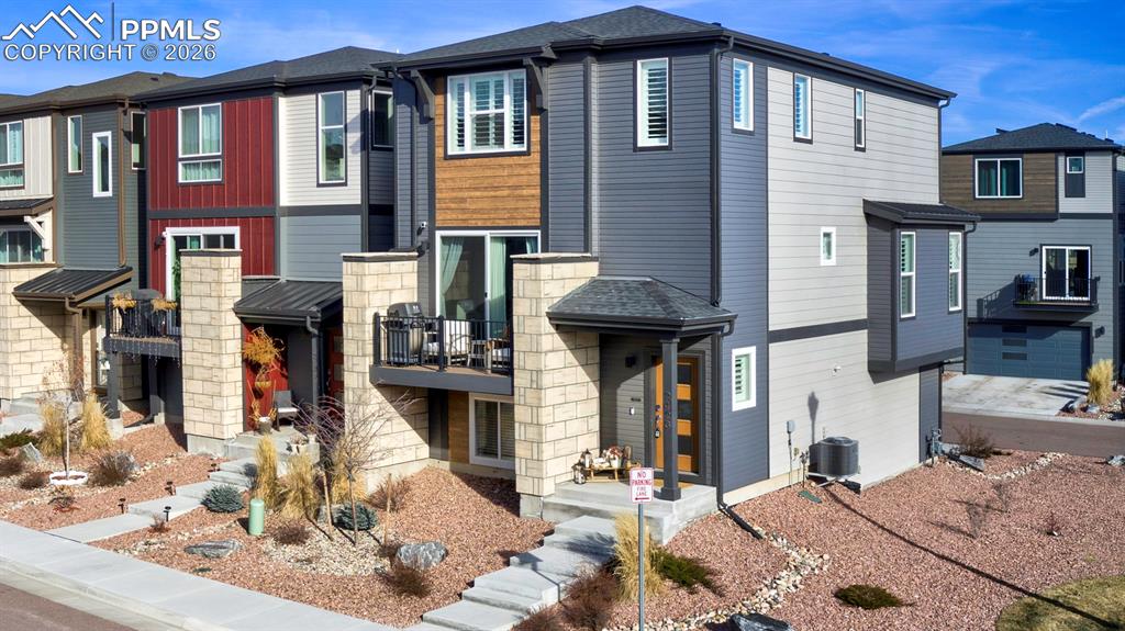 Image 3 of 39: Front of Structure