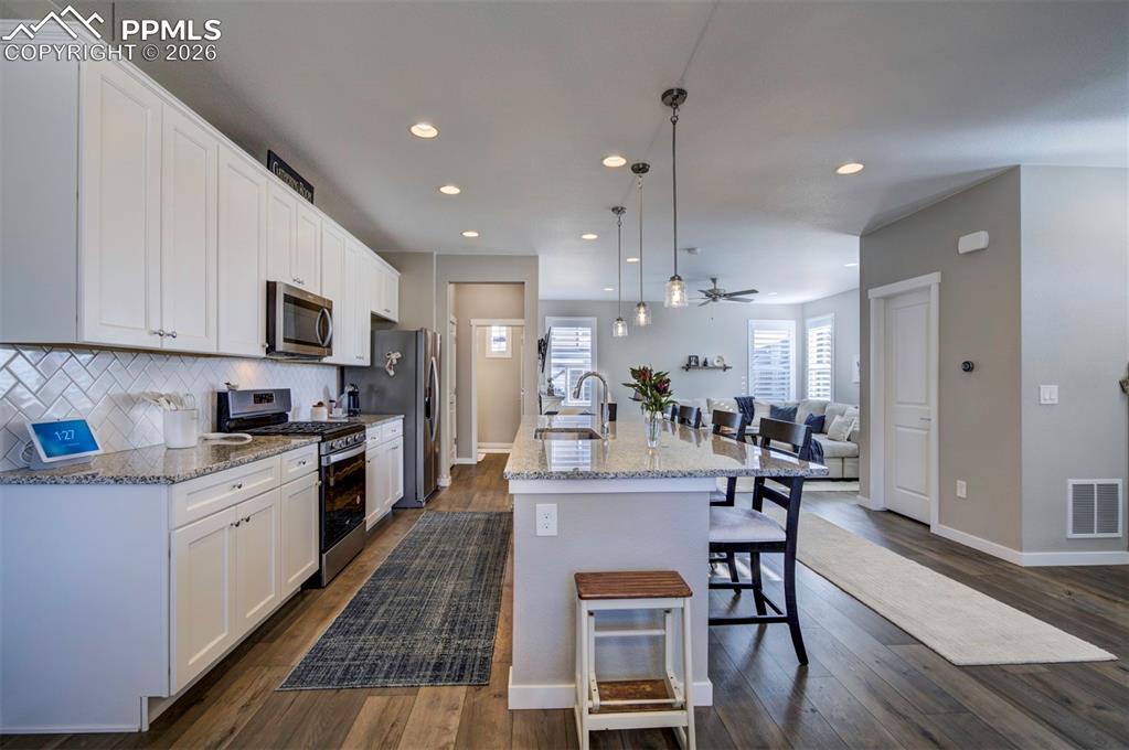 Image 7 of 39: Kitchen