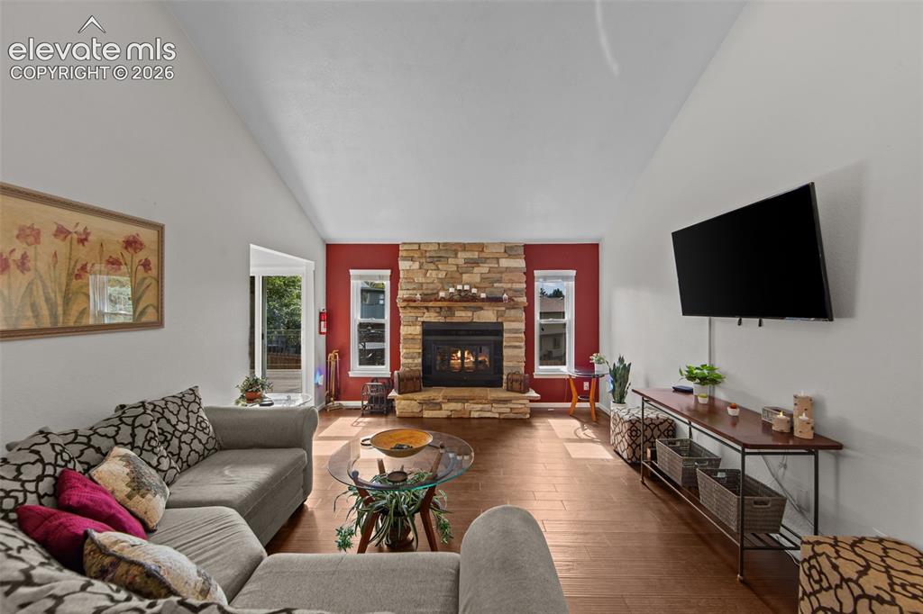 Image 11 of 45: Living Room