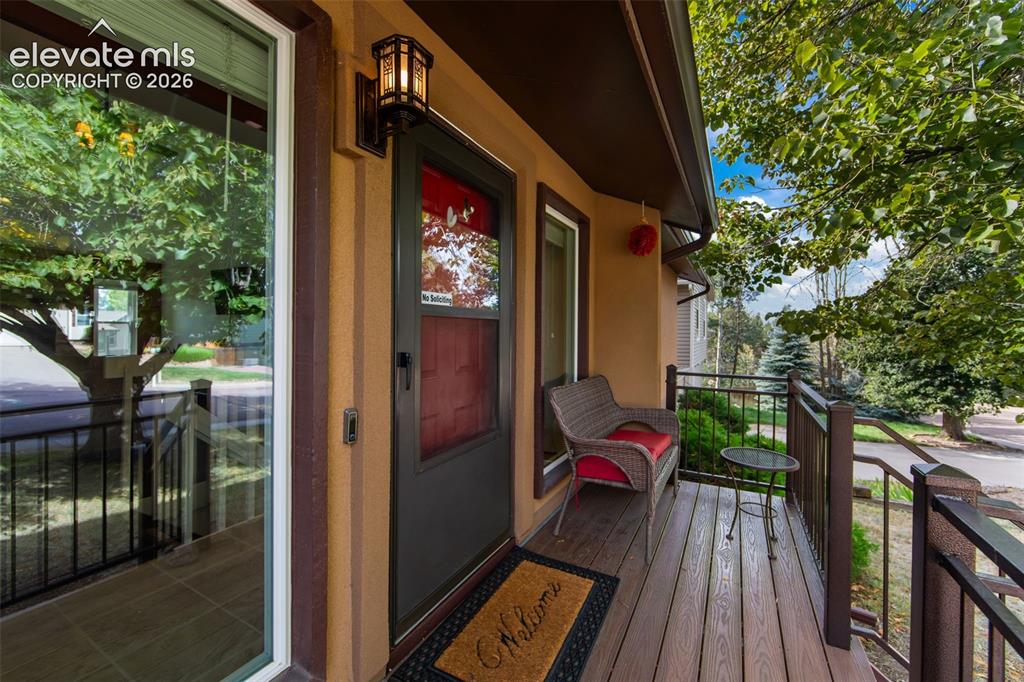 Image 9 of 45: Deck