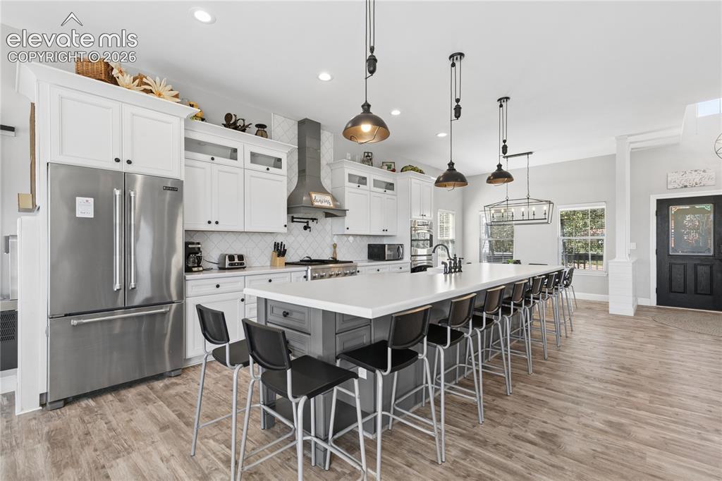 Image 17 of 47: Kitchen