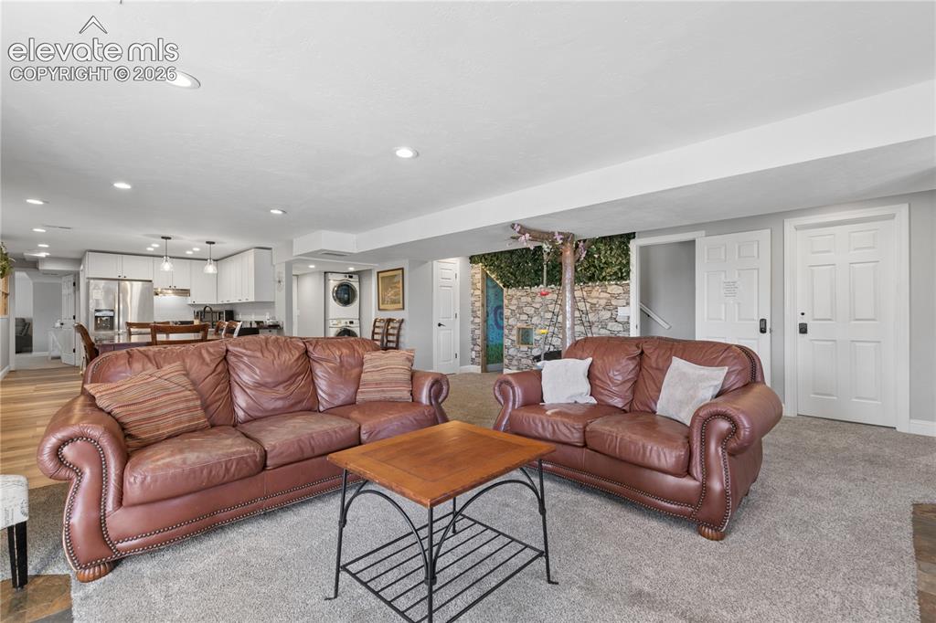 Image 35 of 47: Family Room