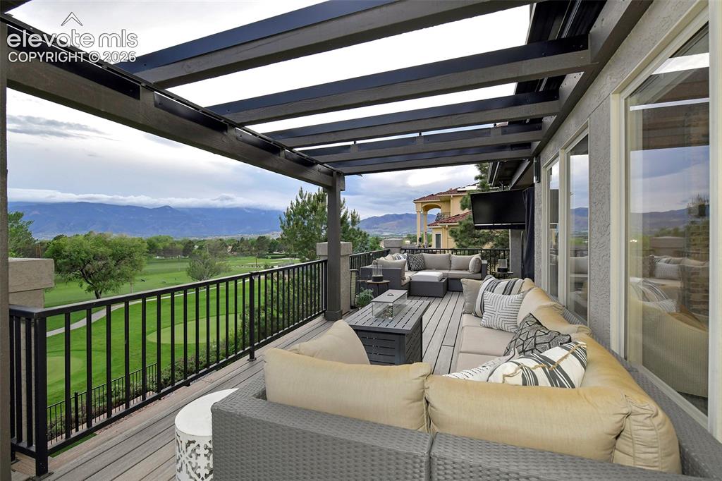 Image 11 of 42: Deck