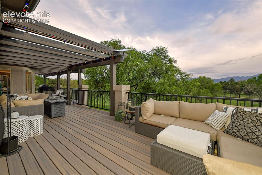 Image 12 of 42: Deck