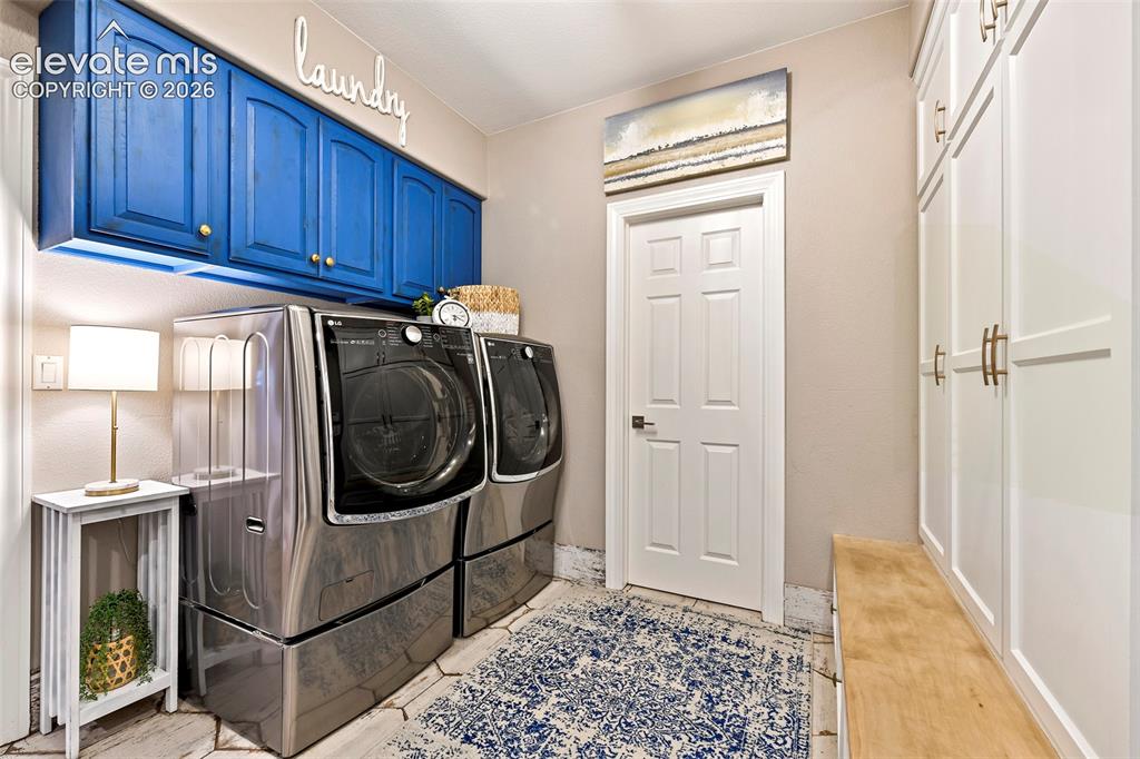 Image 34 of 42: Laundry