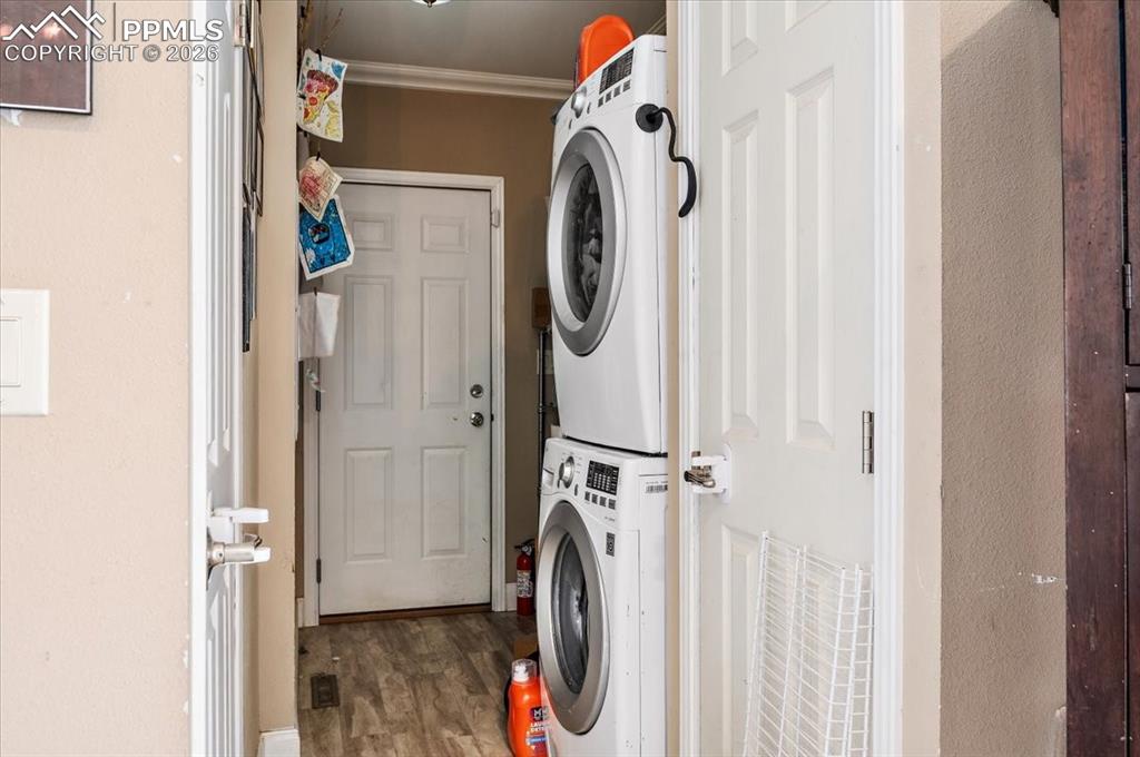 Image 14 of 26: Laundry