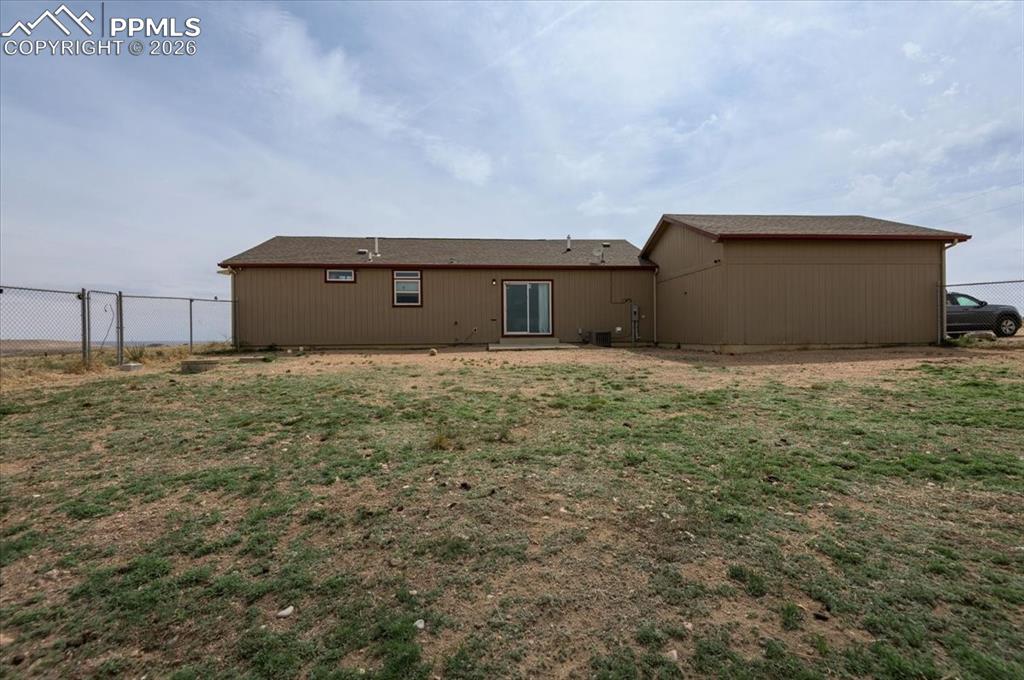 Image 21 of 26: Back of Structure