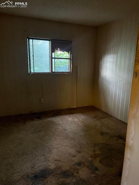Image 3 of 11: MASTER BEDROOM