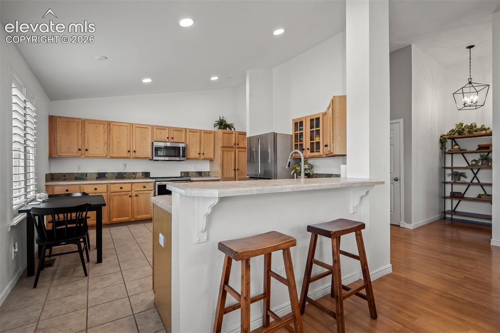 Image 17 of 50: Kitchen
