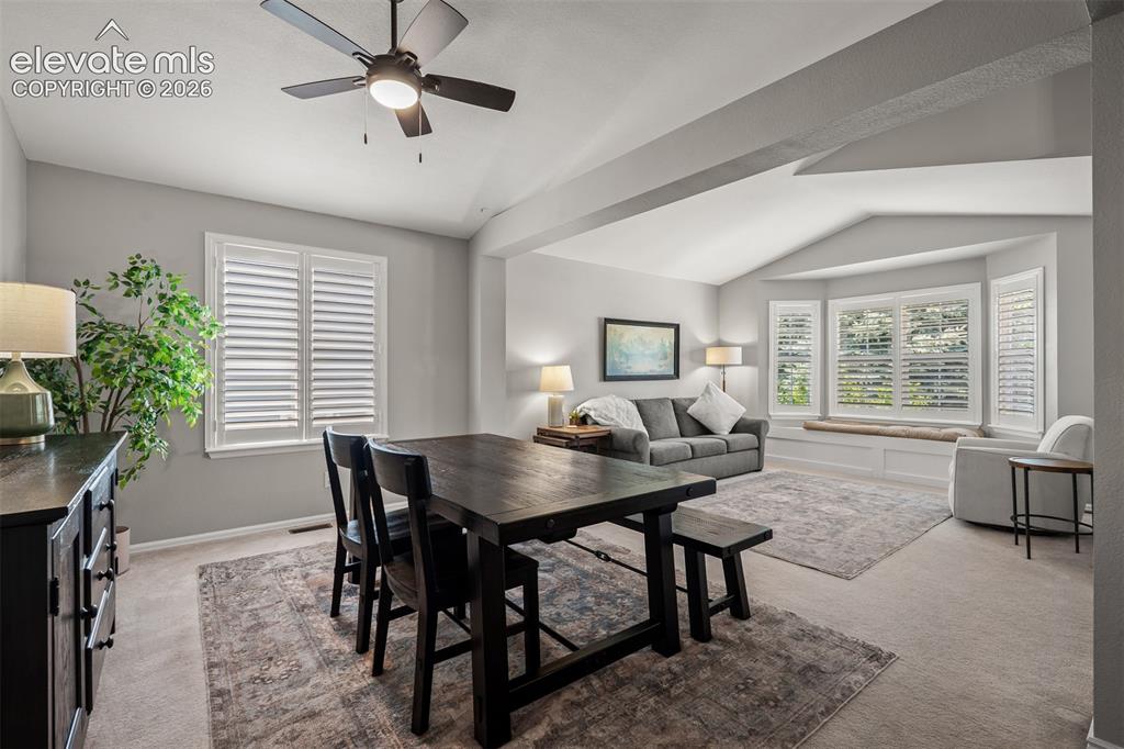 Image 19 of 50: Dining Area