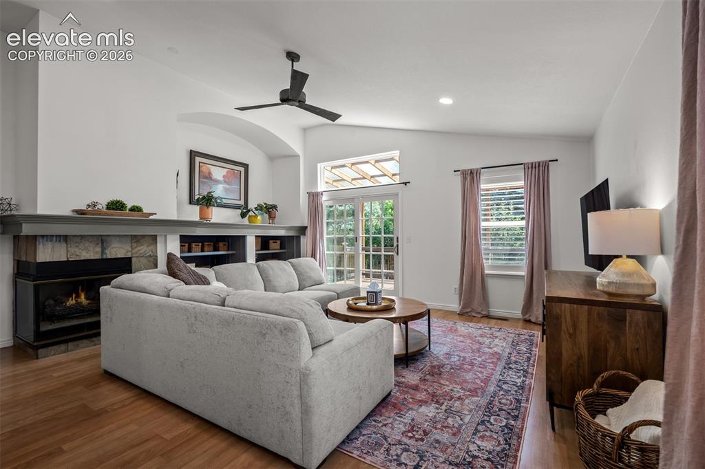 Image 9 of 50: Living Room