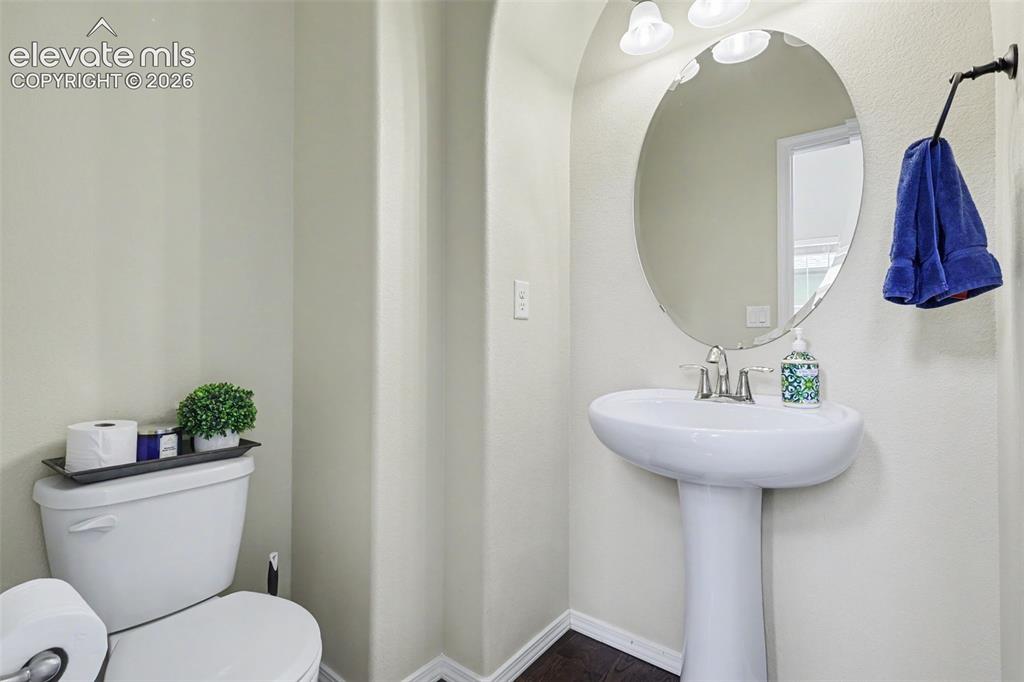 Image 16 of 47: Bathroom