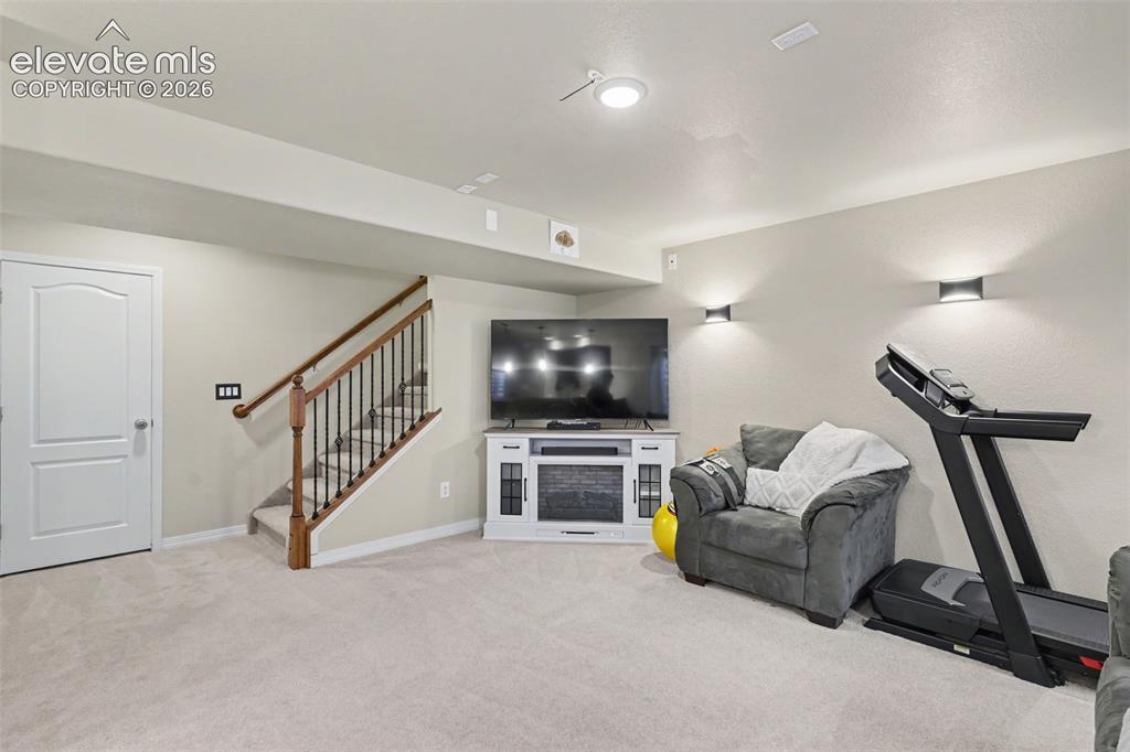 Image 30 of 47: Family Room