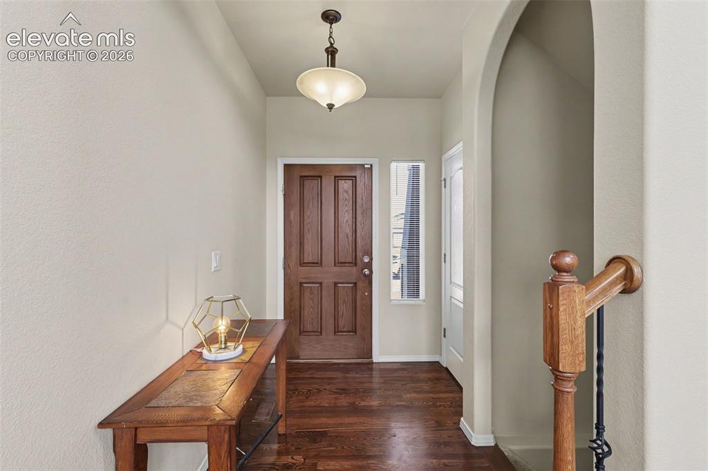 Image 4 of 47: Entry