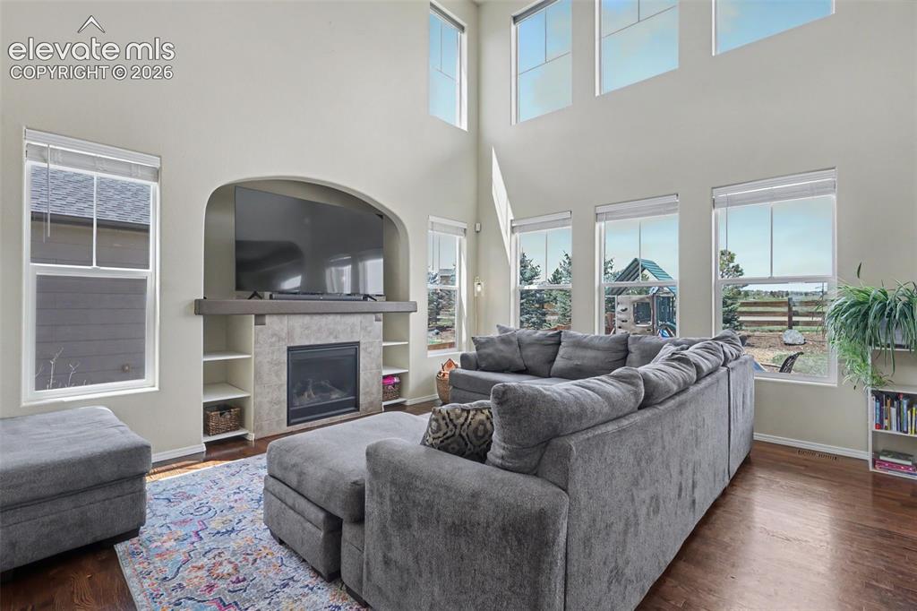 Image 6 of 47: Living Room