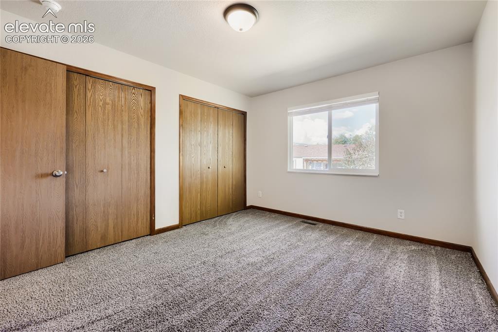 Image 12 of 24: Bedroom