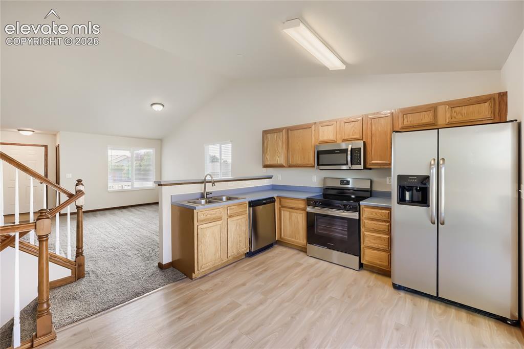 Image 6 of 24: Kitchen