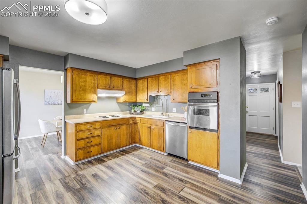 Image 14 of 37: Room for an eat-in kitchen?