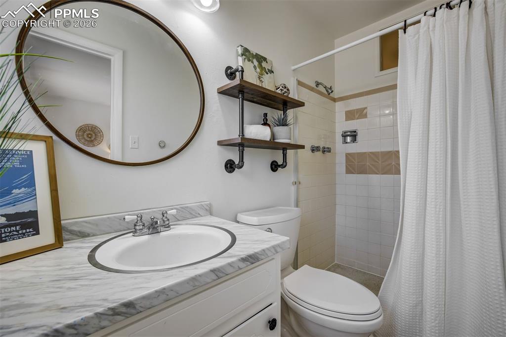 Image 19 of 37: Primary suite with new carpet