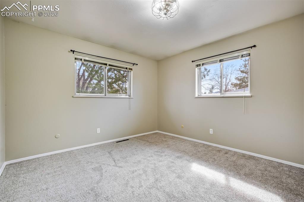 Image 25 of 37: Bathroom on the main