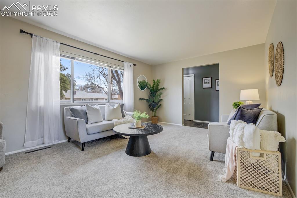 Image 9 of 37: Light and bright living room