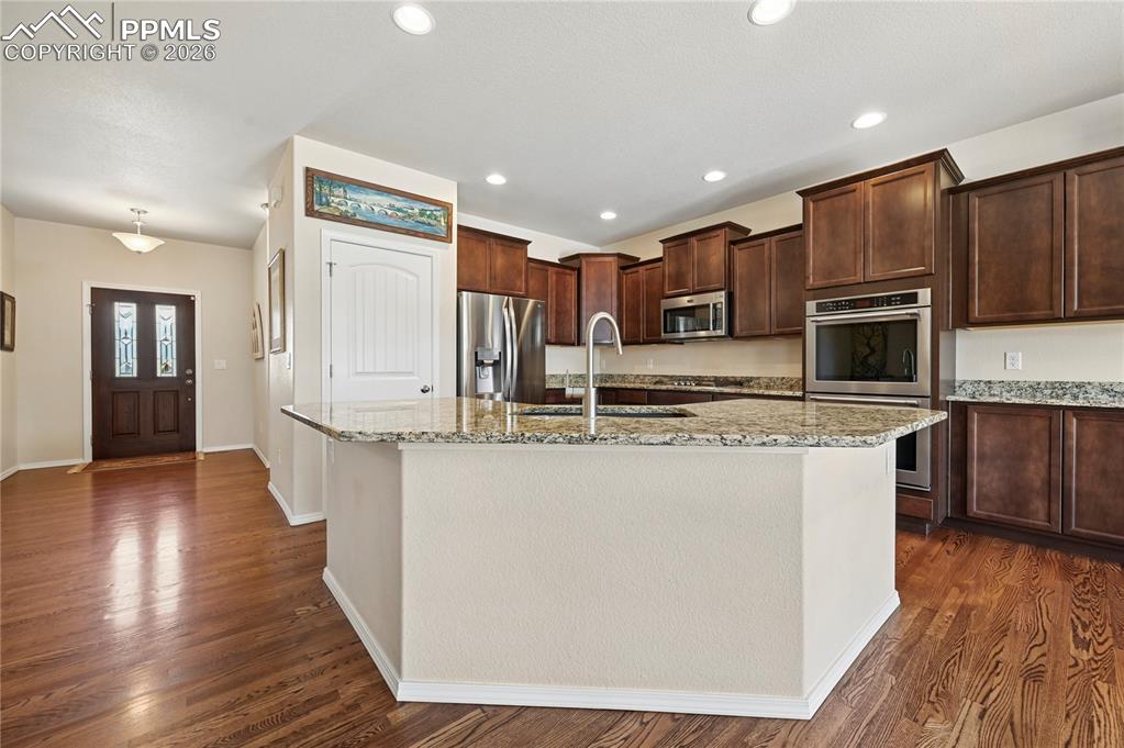 Image 9 of 37: This chef