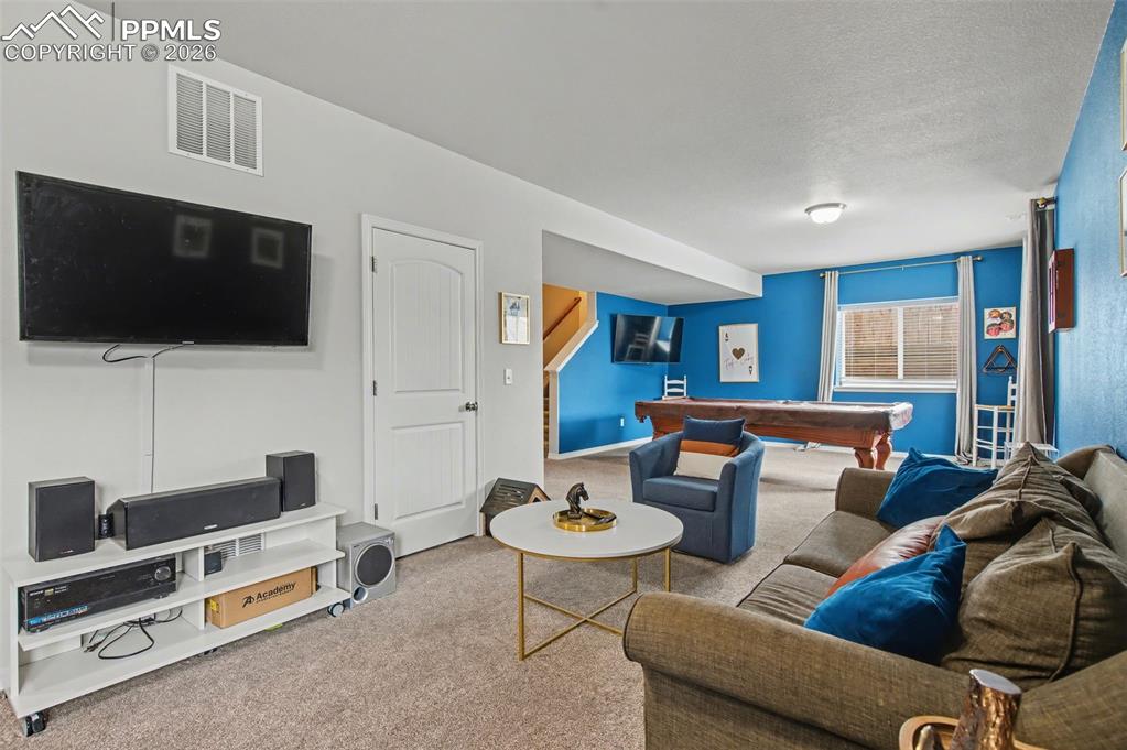 Image 32 of 50: Living Room