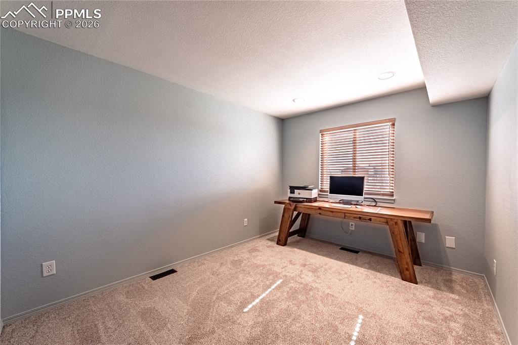 Image 17 of 47: Office