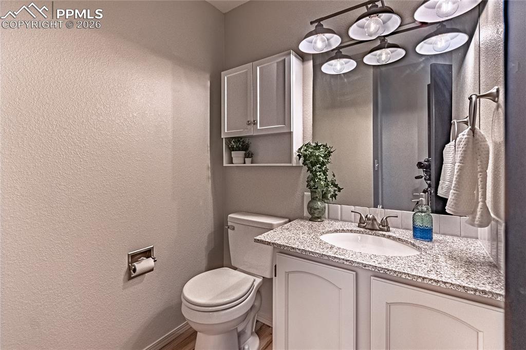 Image 18 of 47: Bathroom