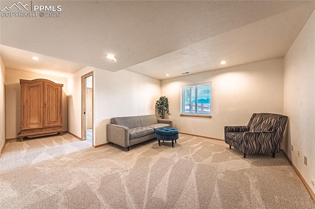 Image 34 of 47: Sitting Room