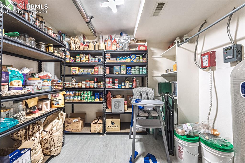 Image 37 of 47: Pantry