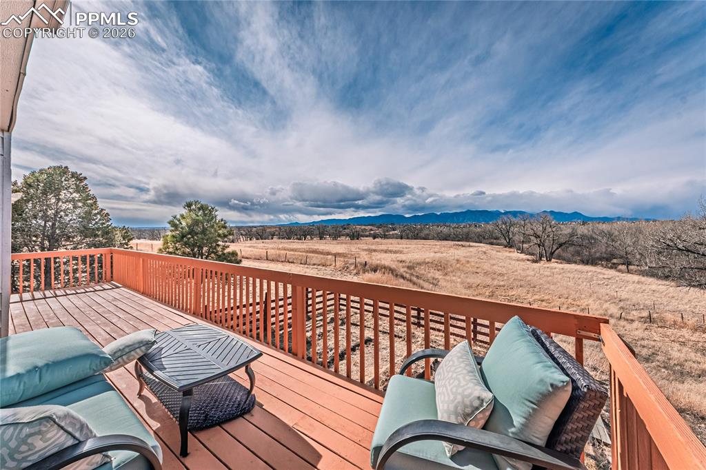 Image 39 of 47: Deck