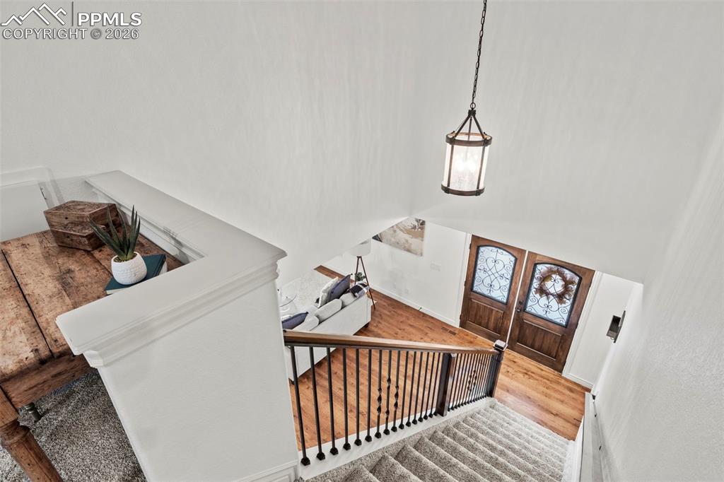 Image 21 of 44: Entry