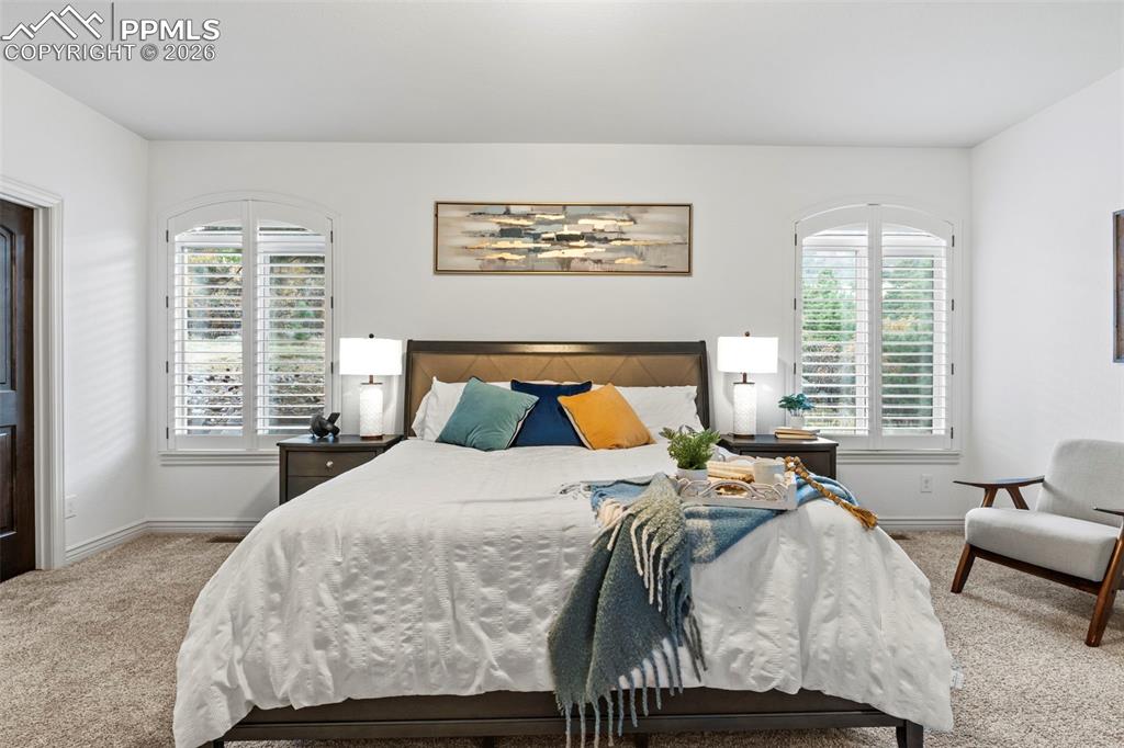 Image 24 of 44: Main level ensuite 