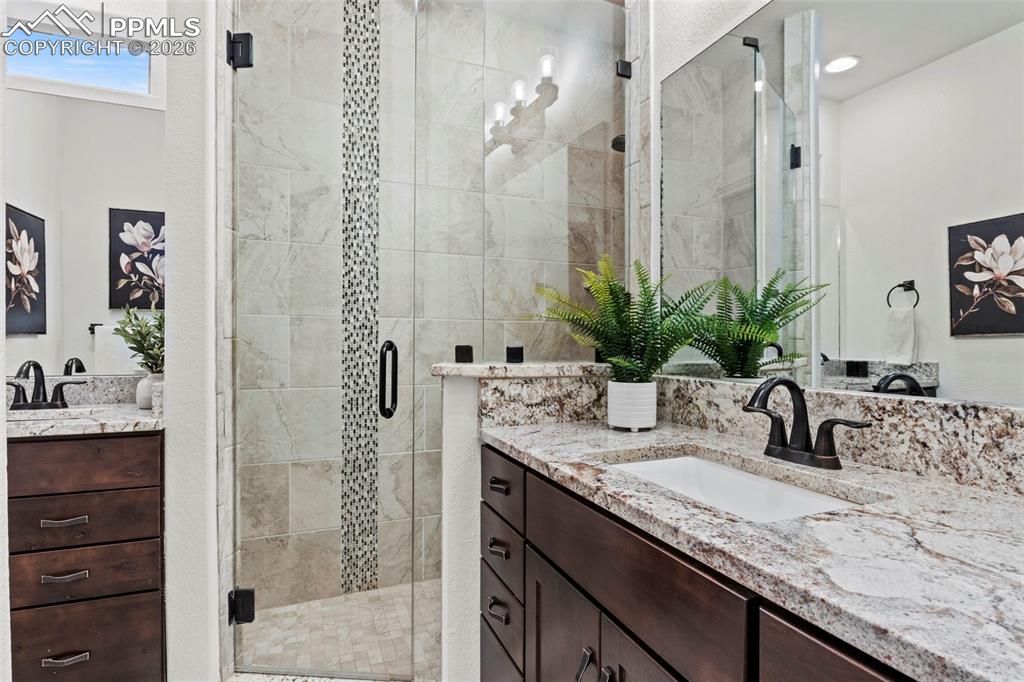 Image 29 of 44: Bathroom