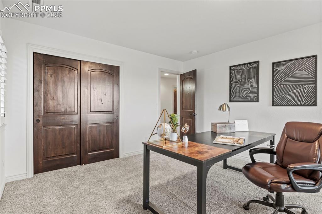 Image 38 of 44: Office