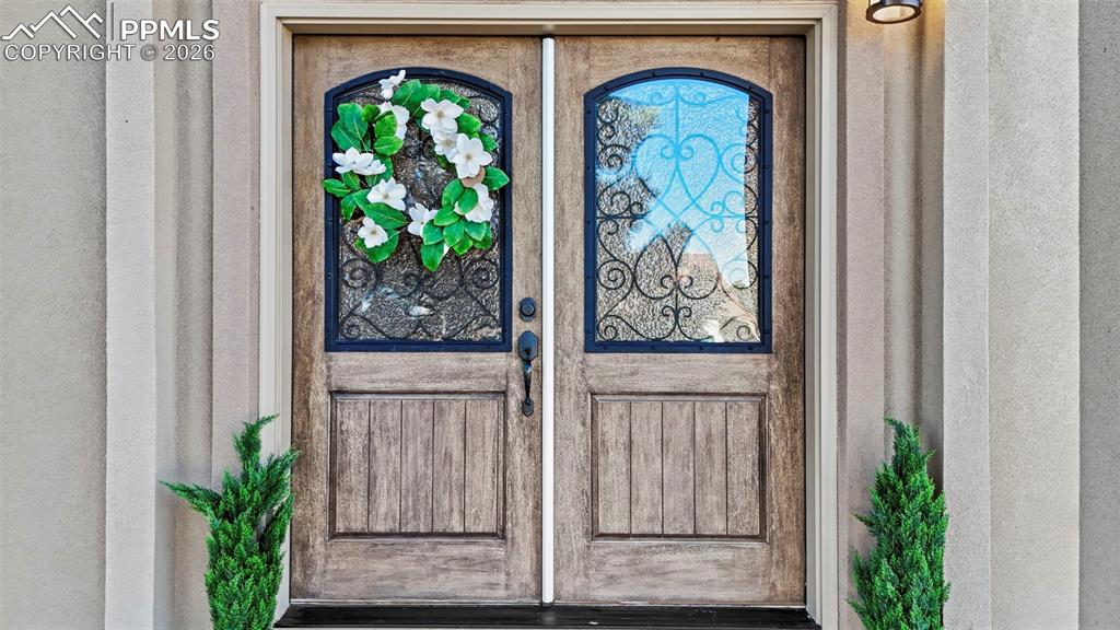 Image 4 of 44: Entry