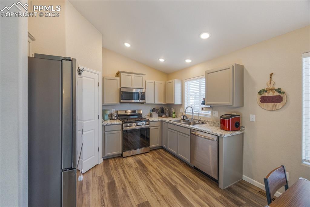 Image 10 of 35: Kitchen