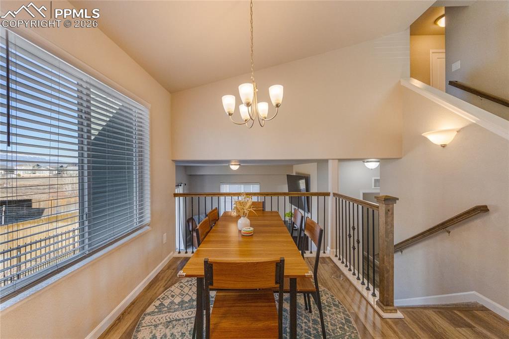 Image 11 of 35: Dining Area