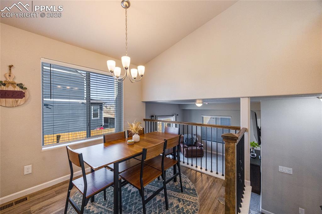 Image 13 of 35: Dining Area