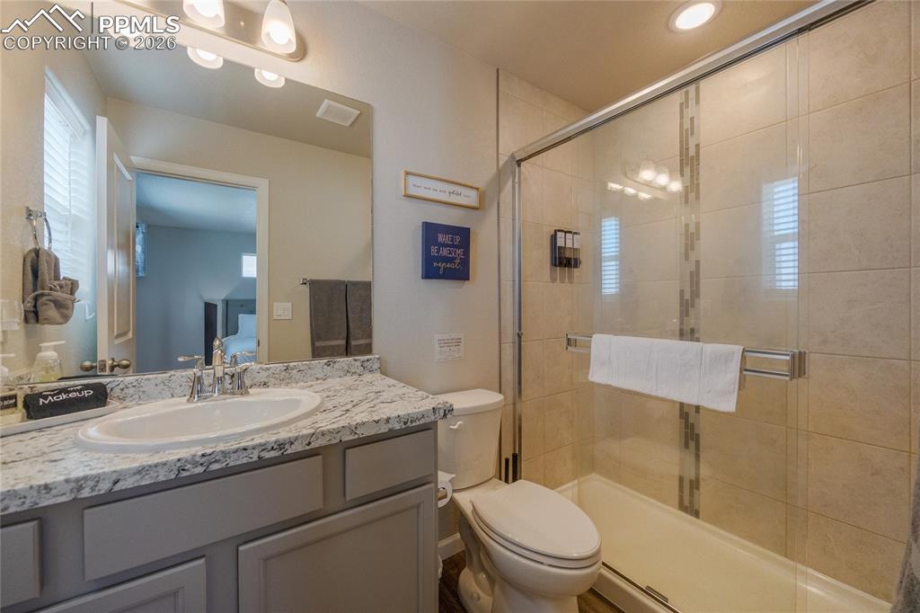 Image 30 of 35: Bathroom