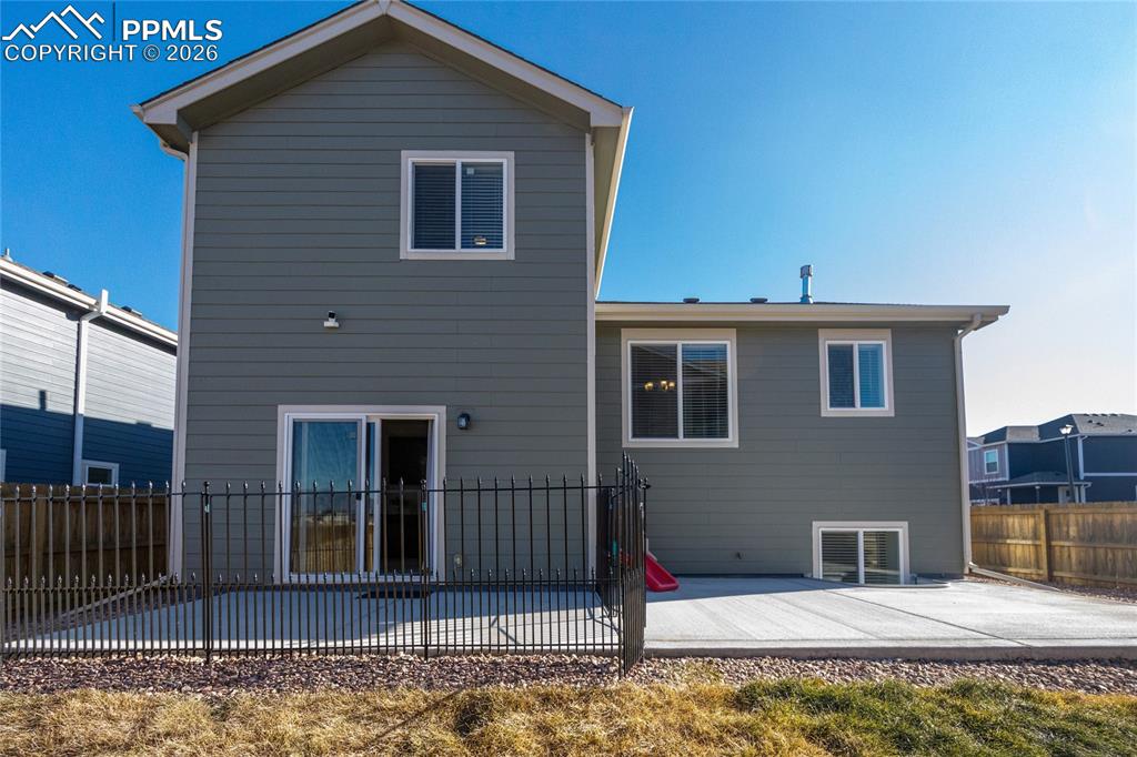 Image 32 of 35: Back of Structure